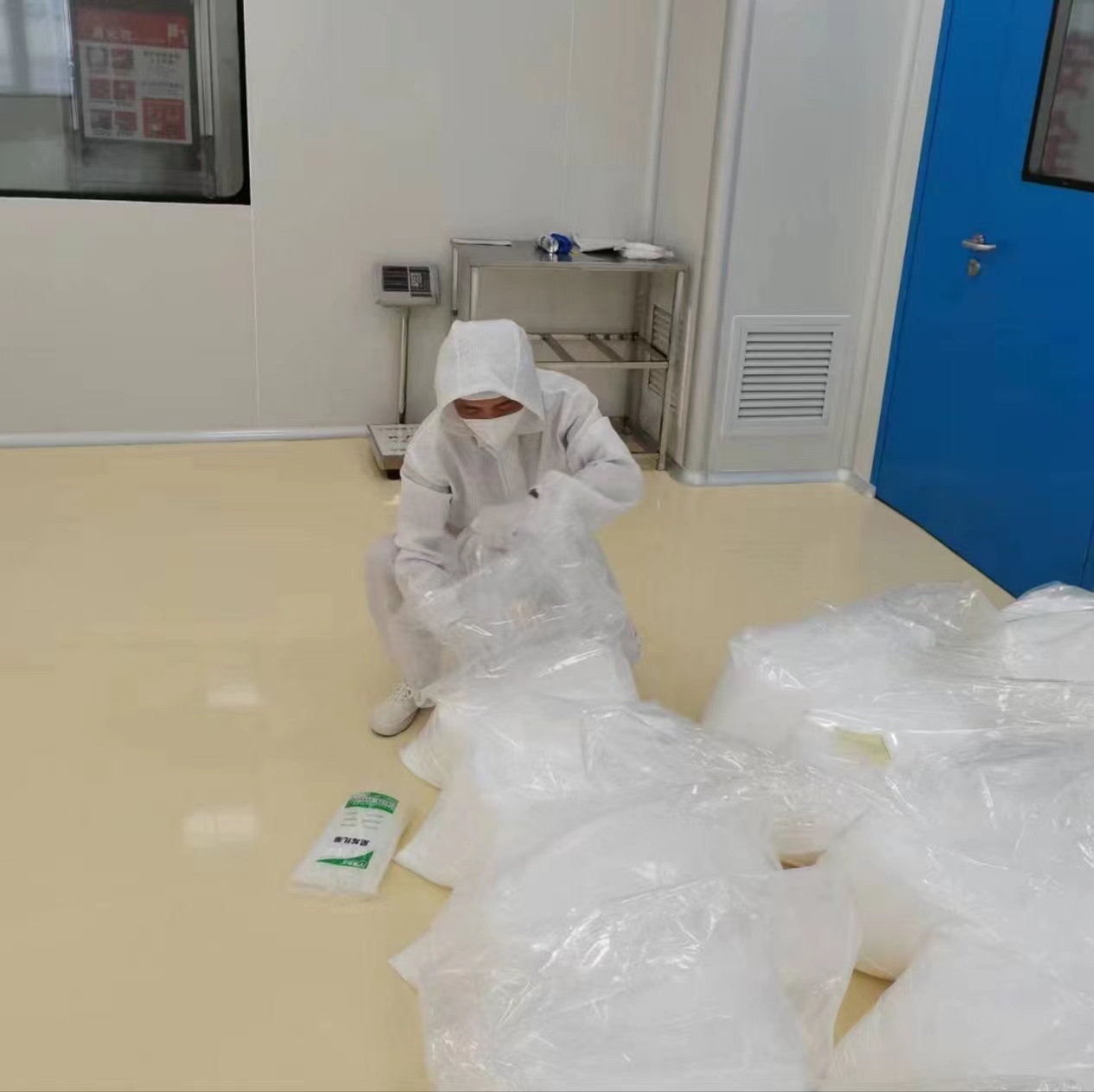 工作照片.jpg 工作照片.jpg