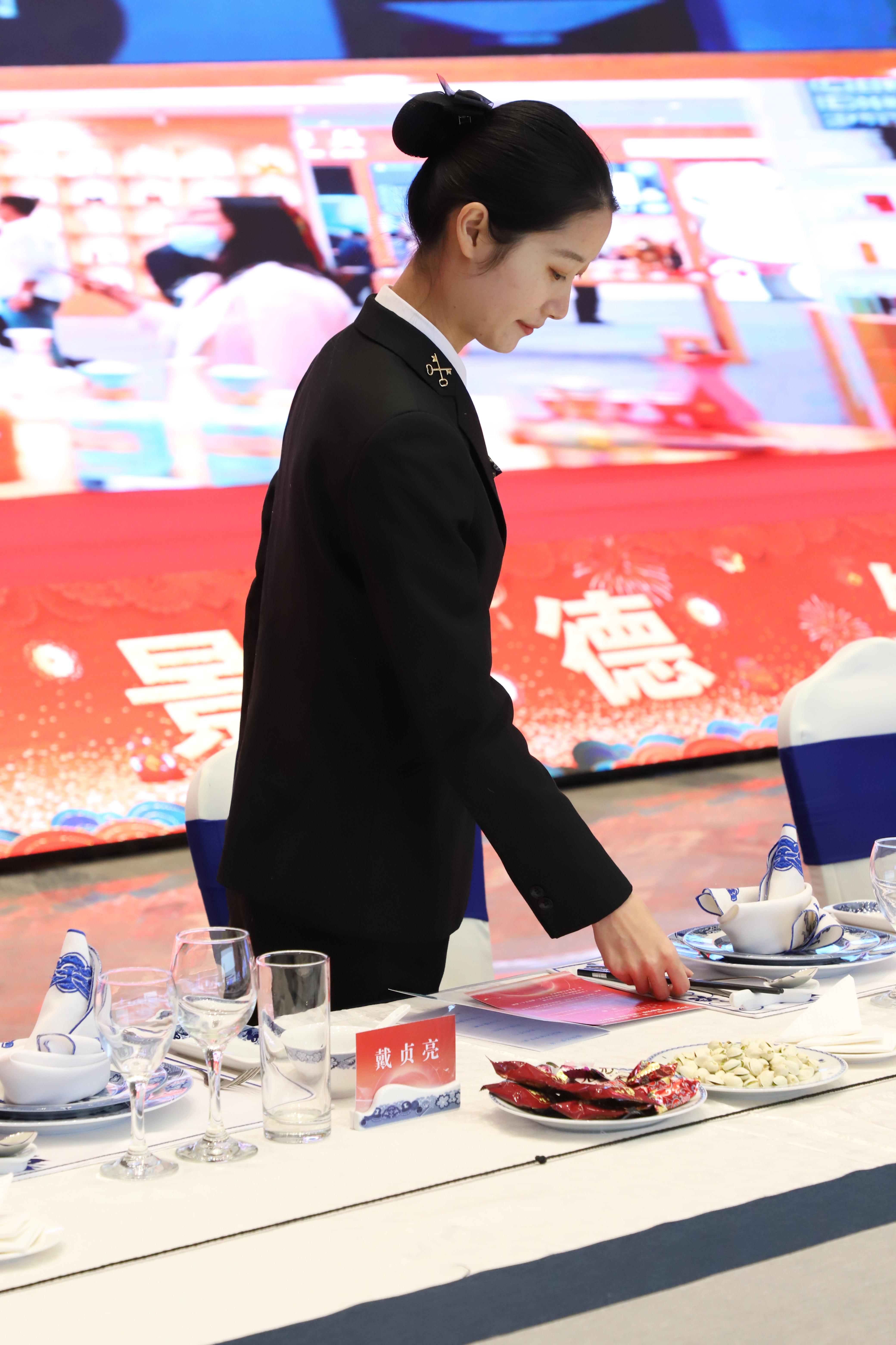 圖2 認真進行餐前準備.jpg